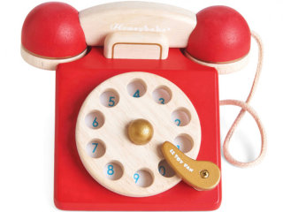 Vintage Telefon mit Drehscheibe aus Holz von Le Toy Van