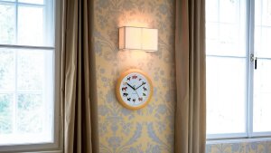 Kookoo Kidsworld Wanduhr SilentMove mit Tierstimmen gelb