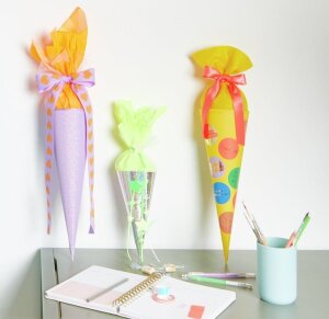 Schultüte mit Tüllverschluss, Glitter-Violett von Rico Design, 35 cm